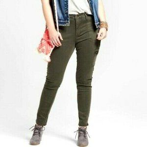 NWOT AVA & VIV OLIVE GREEN STRETCH UTILITY JEGGING